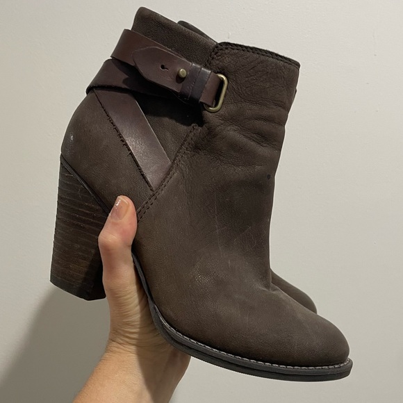 Shoemint brown bootie boot - Picture 2 of 7